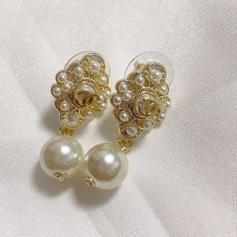 Ch*el  glass pearls earrings