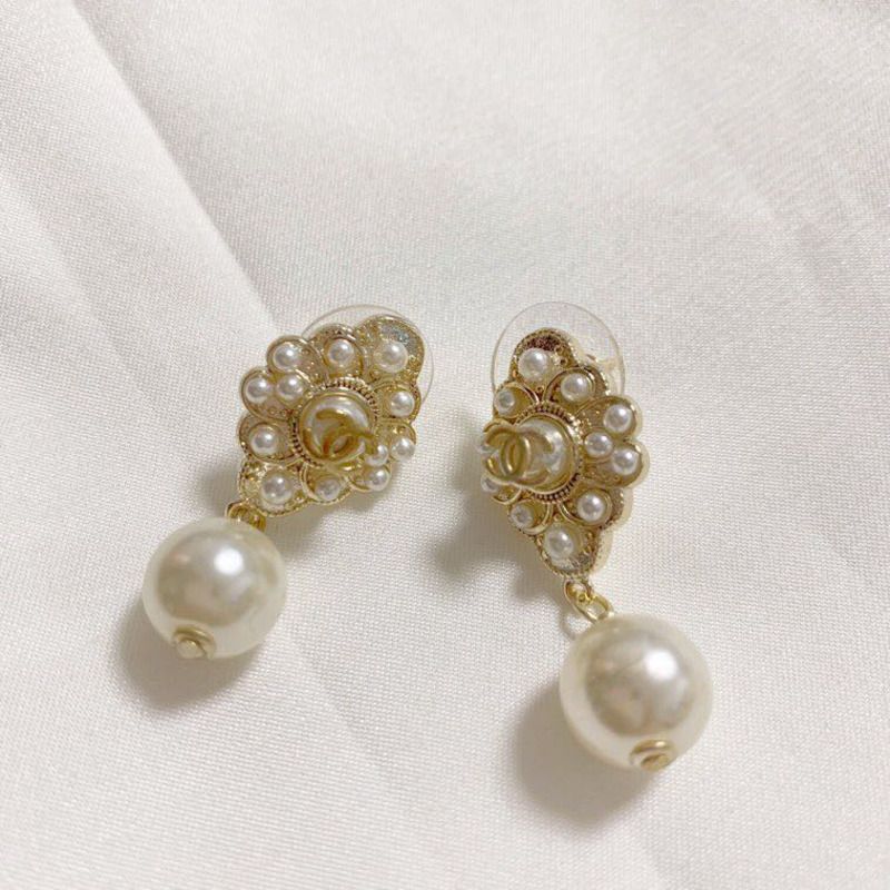 Ch*el  glass pearls earrings