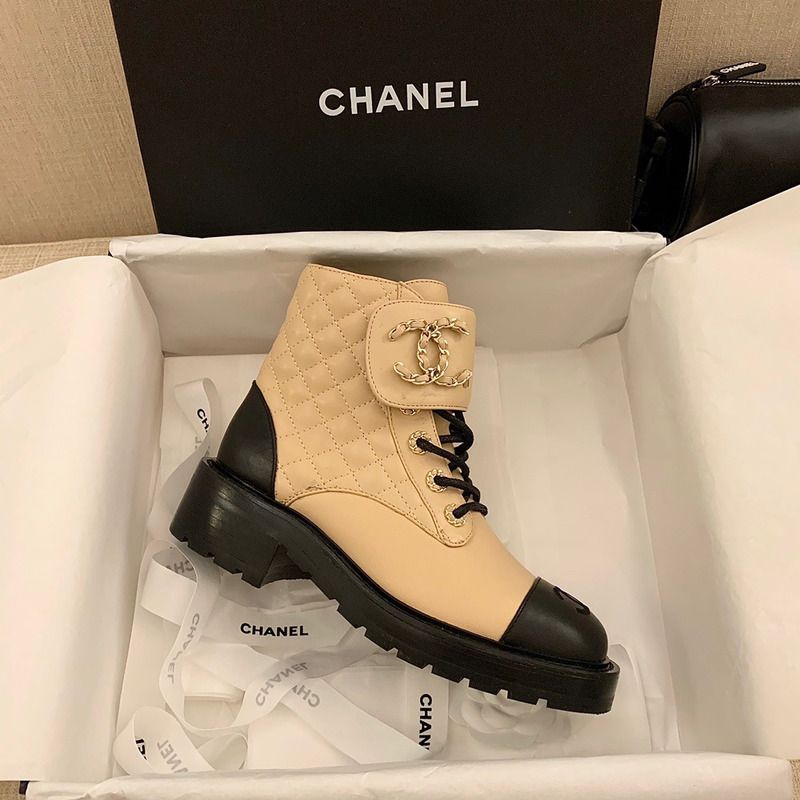 Ch*el pre-fall 2020 beige quilted leather lace up boots