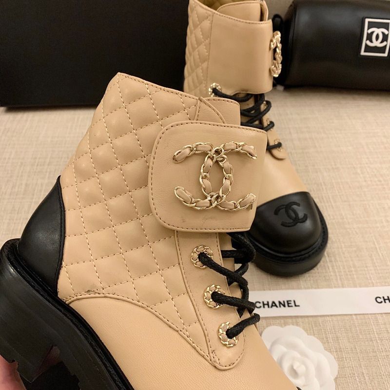 Ch*el pre-fall 2020 beige quilted leather lace up boots