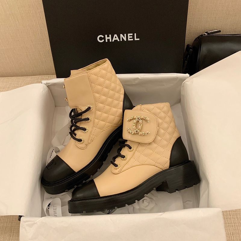 Ch*el pre-fall 2020 beige quilted leather lace up boots