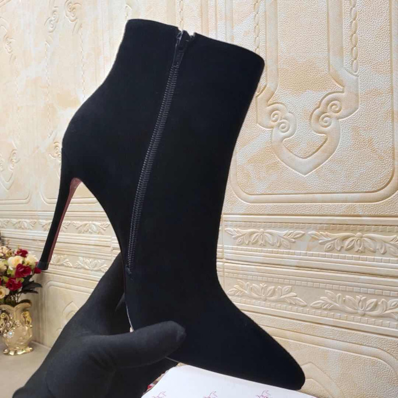 Ch**an louboutin eloise booty