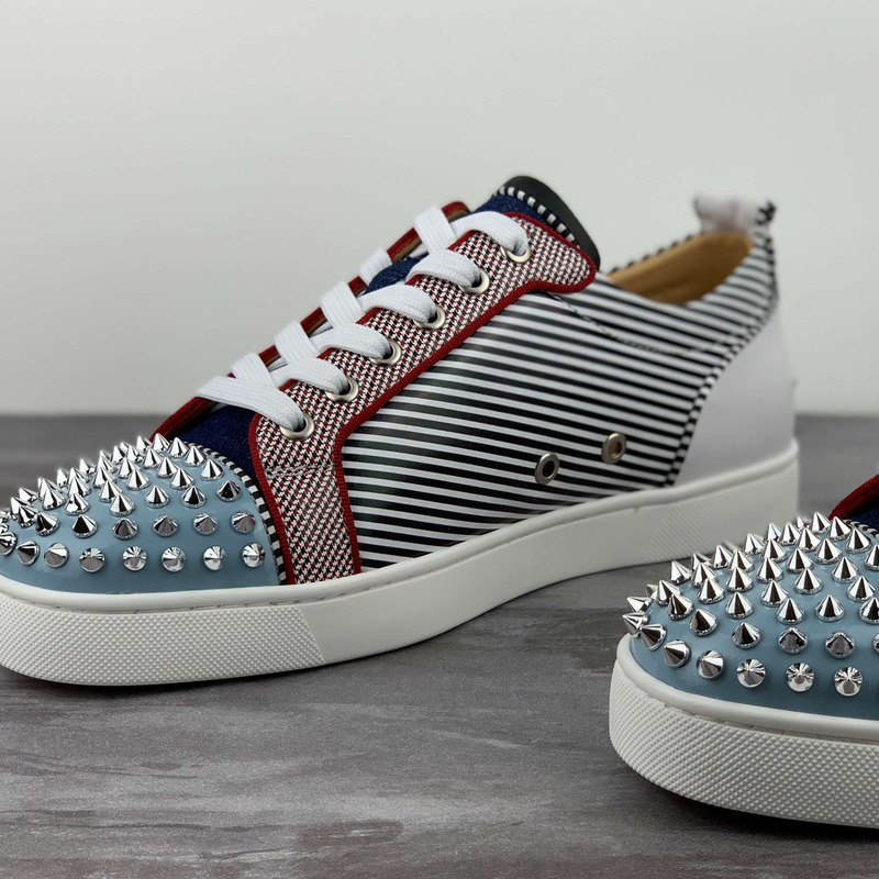 Ch**an louboutin l**is junior spikes orlato flat