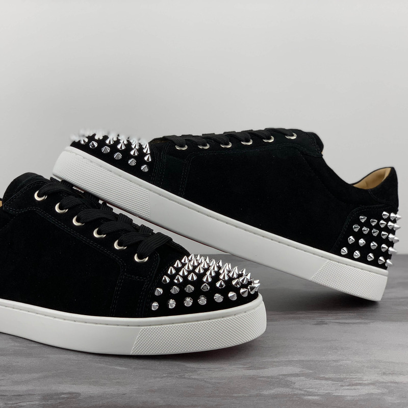 Ch**an louboutin l**is junior spikes men''s flat(black)