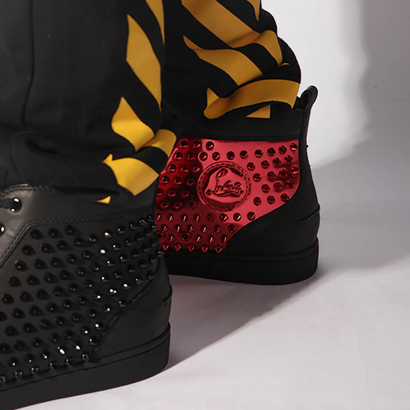 limited stock!!! Ch**an louboutin limited version limited louboutin l**is spikes black in latte and metalic gold