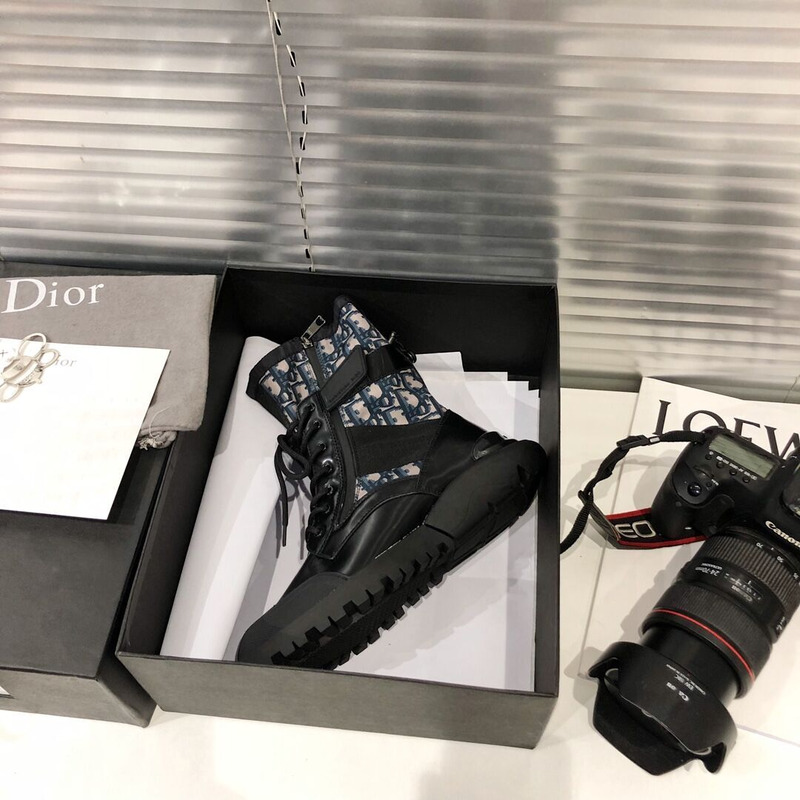 D*or oblique and black calfskin boots