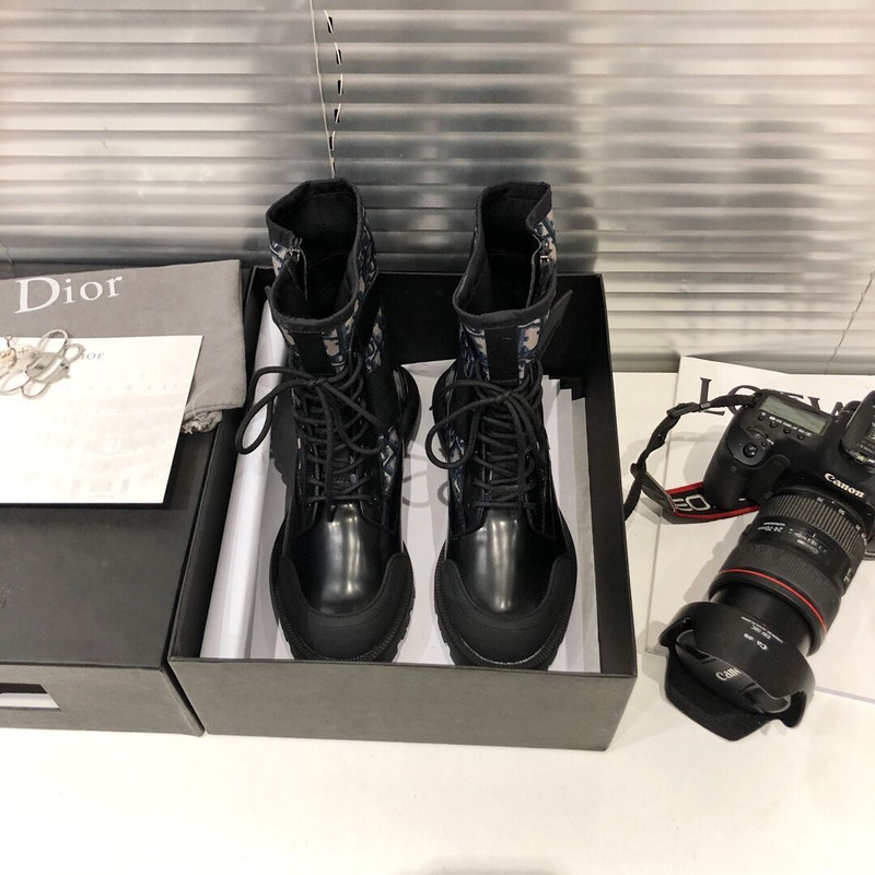 D*or oblique and black calfskin boots