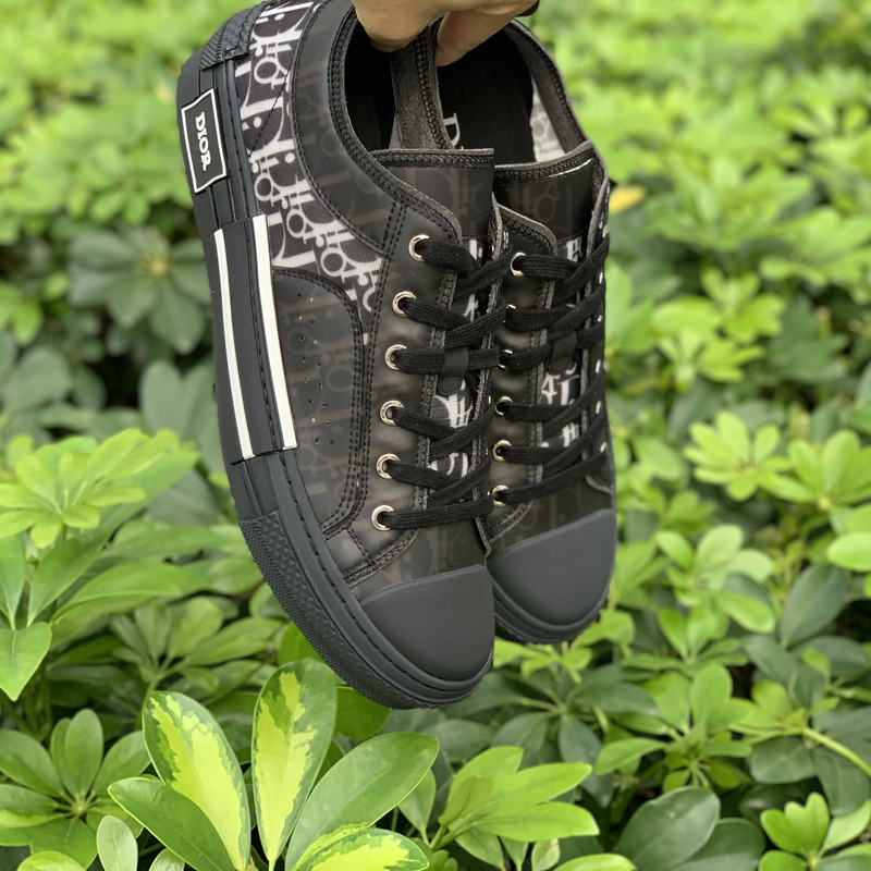 D*or "b23" D*or oblique sneaker in black