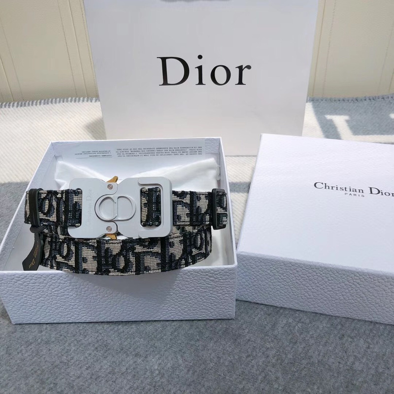 D*or oblique belt with silver buckle