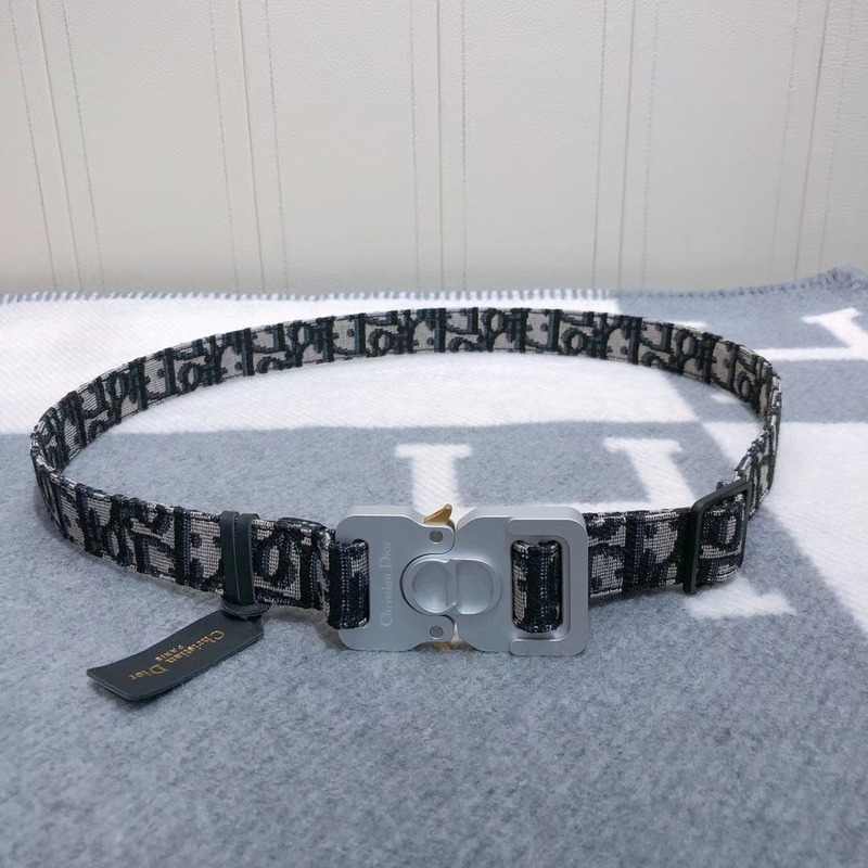 D*or oblique belt with silver buckle