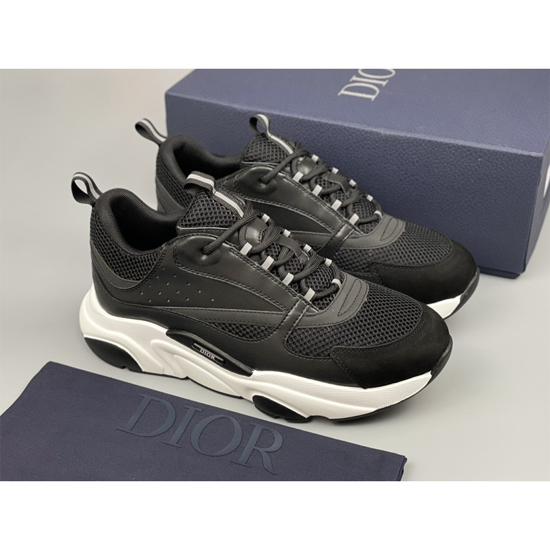 D*or "b22" sneaker in black