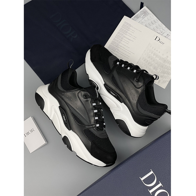 D*or "b22" sneaker in black