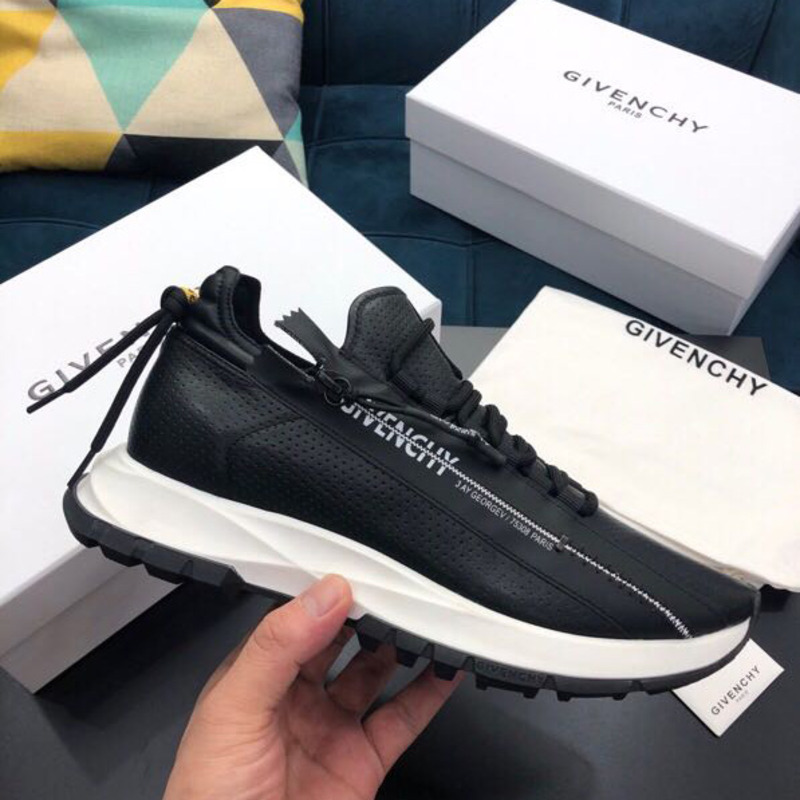 Givenchy Spectre Low-Top Sneakers