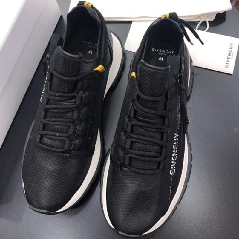 Givenchy Spectre Low-Top Sneakers