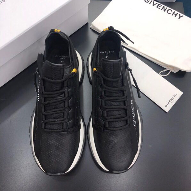 Givenchy Spectre Low-Top Sneakers