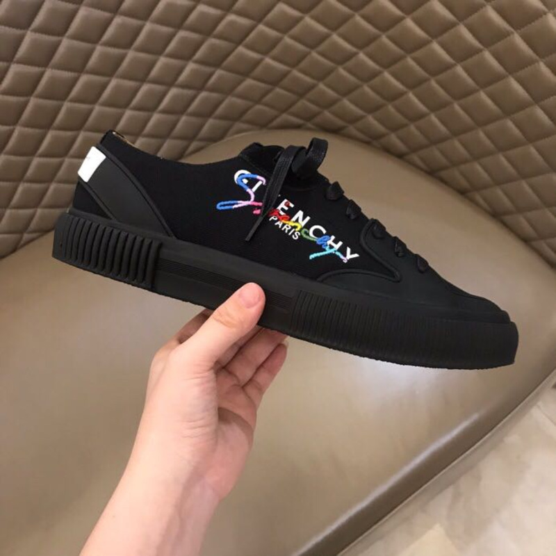 Givenchy Logo Print Low-Top Sneakers