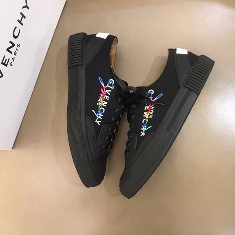 Givenchy Logo Print Low-Top Sneakers