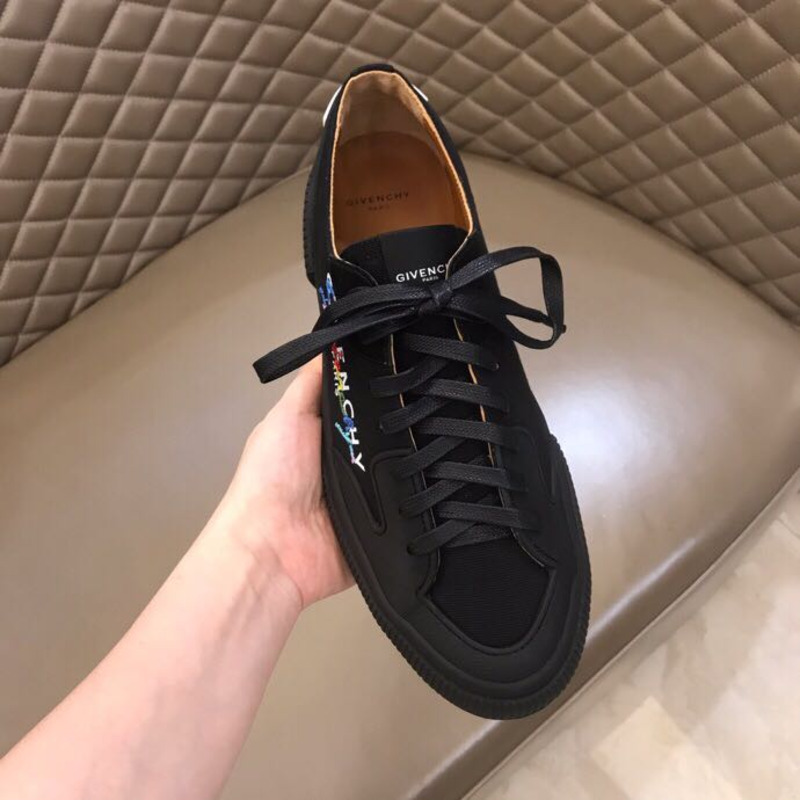 Givenchy Logo Print Low-Top Sneakers