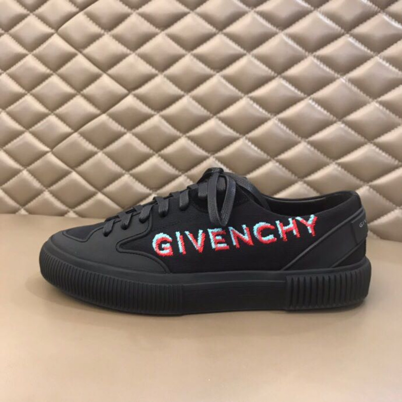 Givenchy Logo Print Low-Top Sneakers