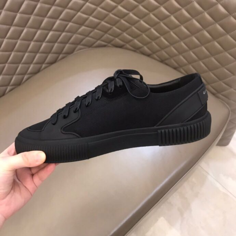 Givenchy Logo Print Low-Top Sneakers