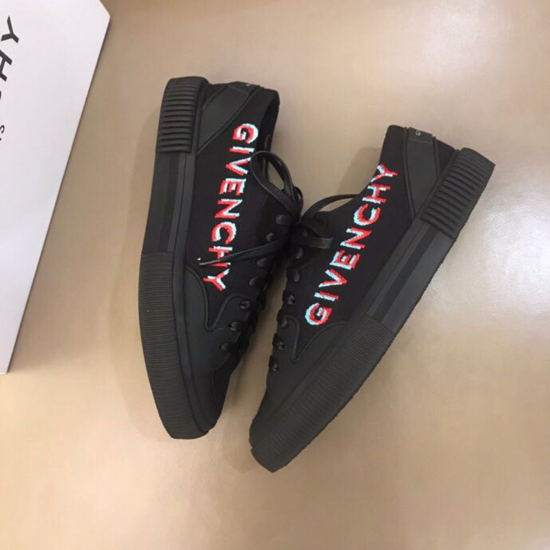 Givenchy Logo Print Low-Top Sneakers