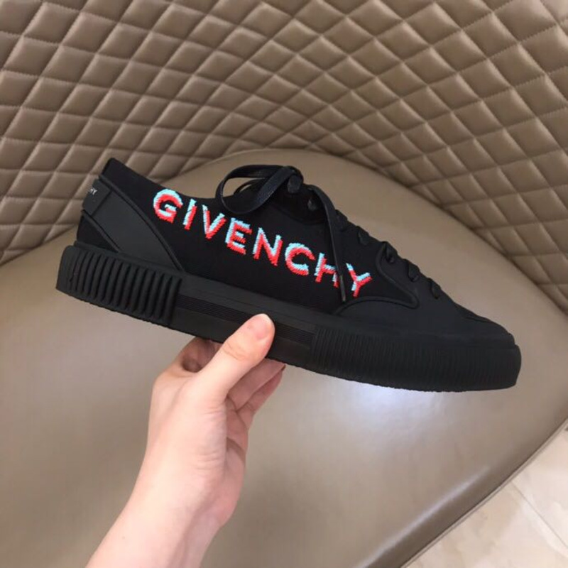 Givenchy Logo Print Low-Top Sneakers