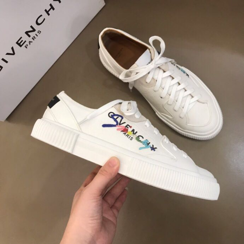 Givenchy Logo Print Low-Top Sneakers