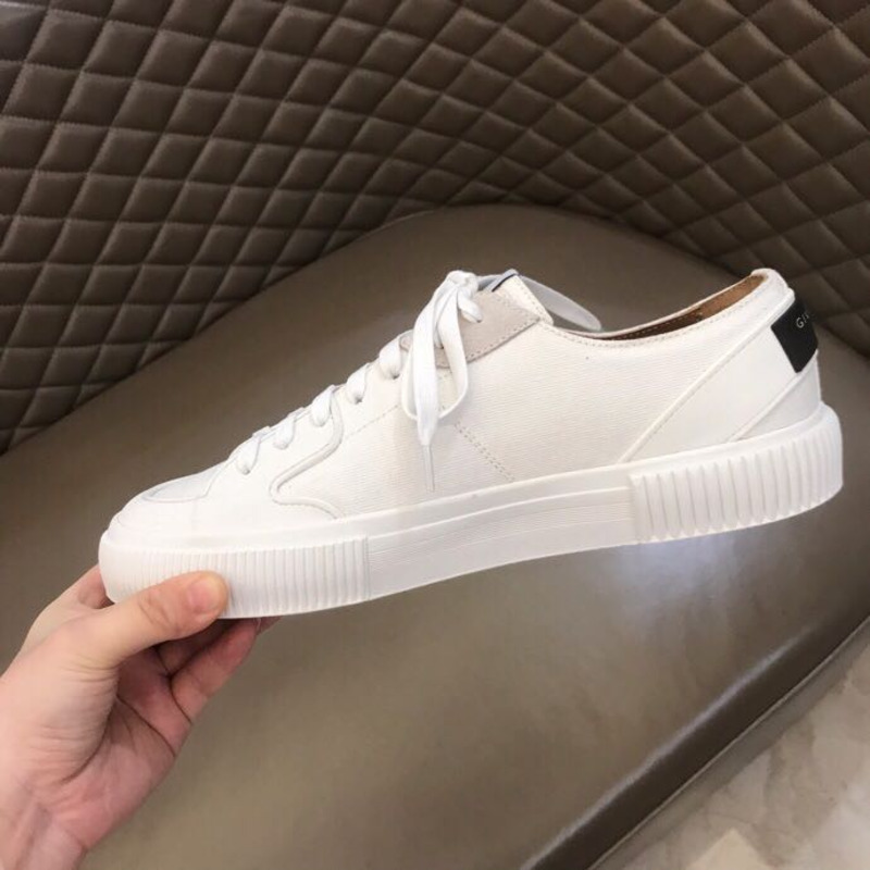 Givenchy Logo Print Low-Top Sneakers