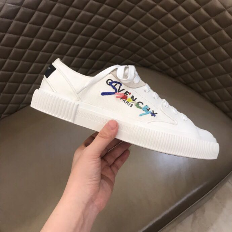 Givenchy Logo Print Low-Top Sneakers