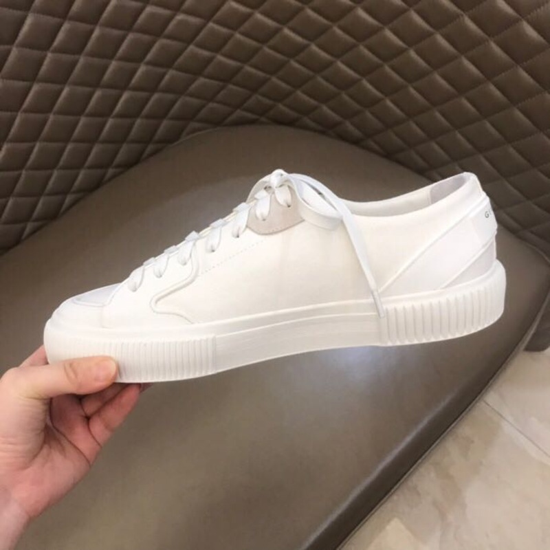 Givenchy Logo Print Low-Top Sneakers