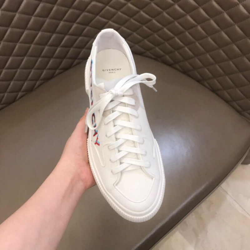 Givenchy Logo Print Low-Top Sneakers