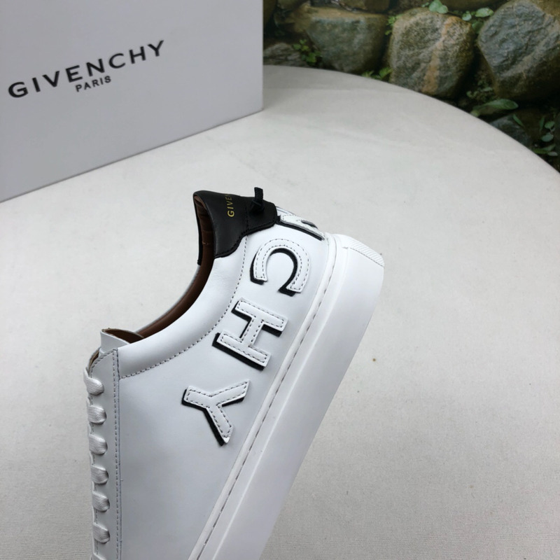 Givenchy Sneakers