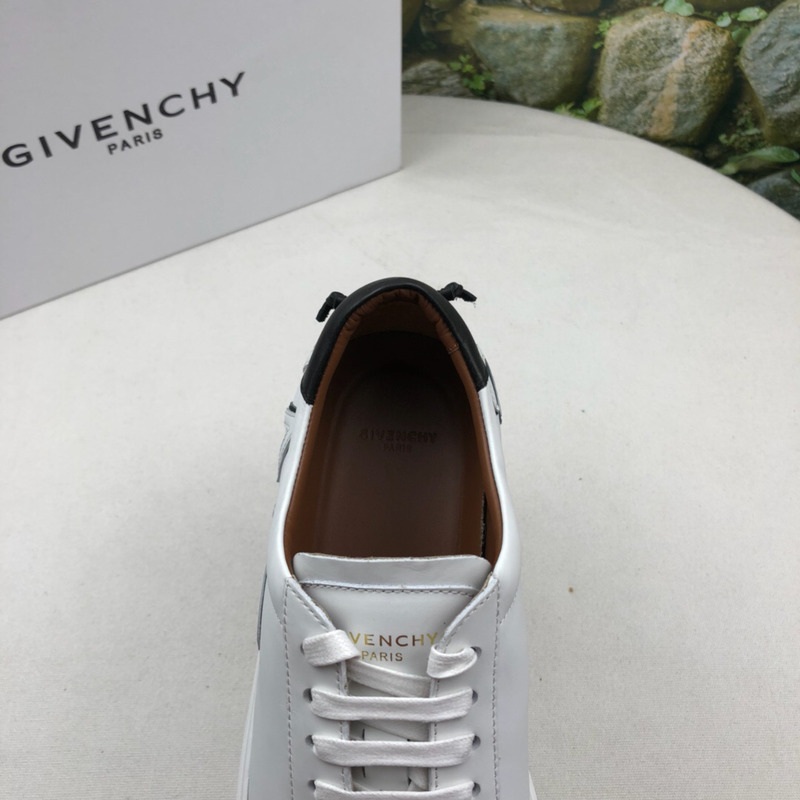 Givenchy Sneakers