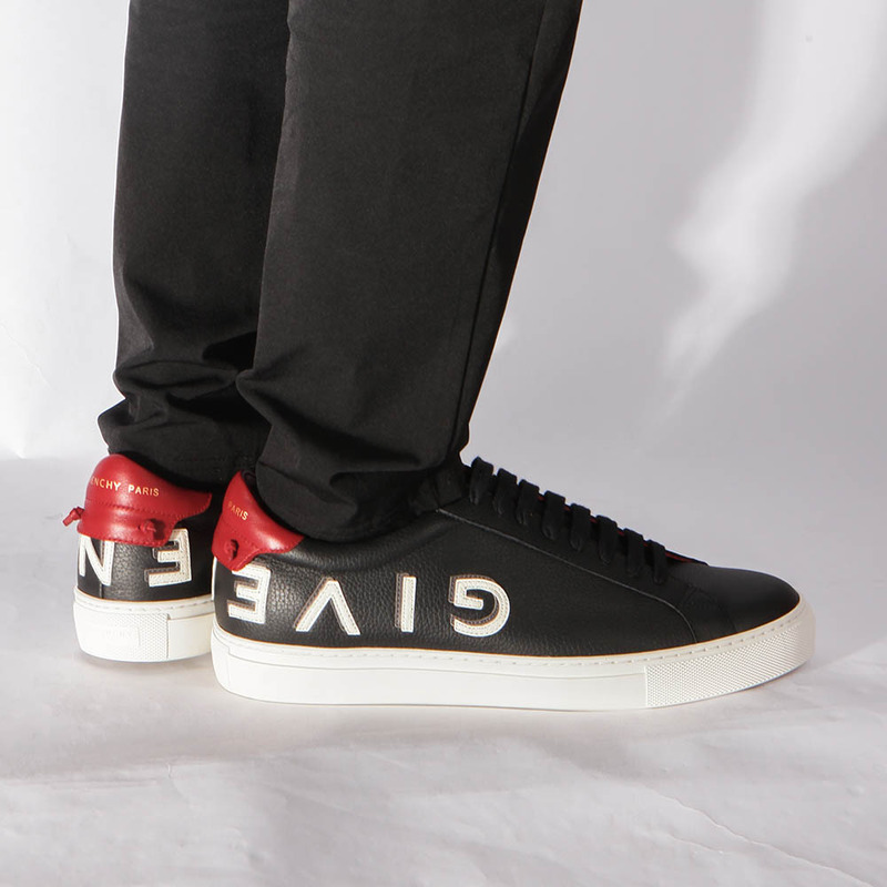 Givenchy Low Sneakers in Leather