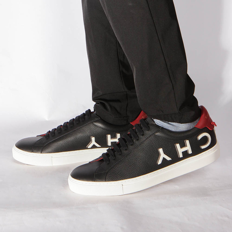 Givenchy Low Sneakers in Leather