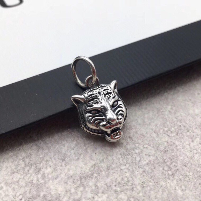 G*u*i 925 sterling silver tiger head pendant