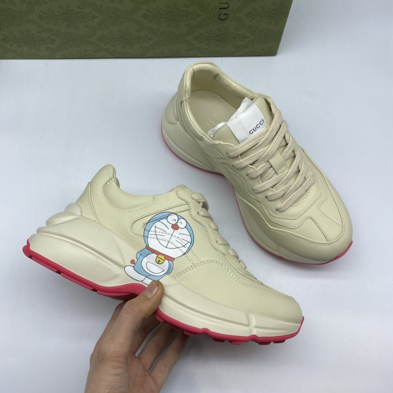 G*u*i doraemon rhyton sneaker