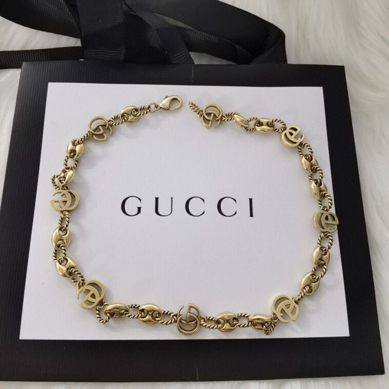 G*u*i necklace