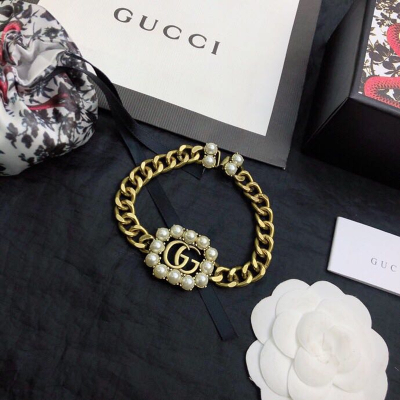 G*u*i bracelet