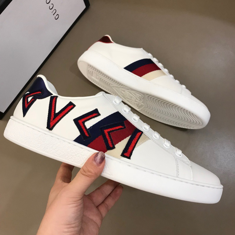 G*u*i letter ace embroidered sneaker