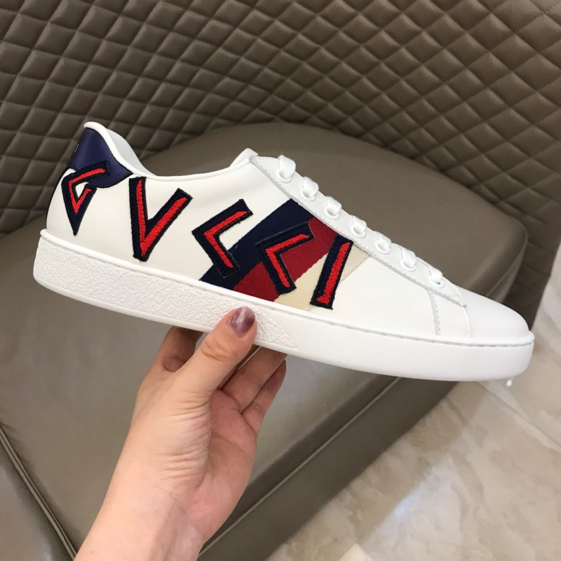 G*u*i letter ace embroidered sneaker