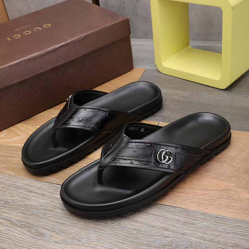 G*u*i slides thong sandals