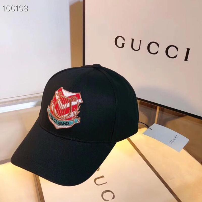 G*u*i baseball hat