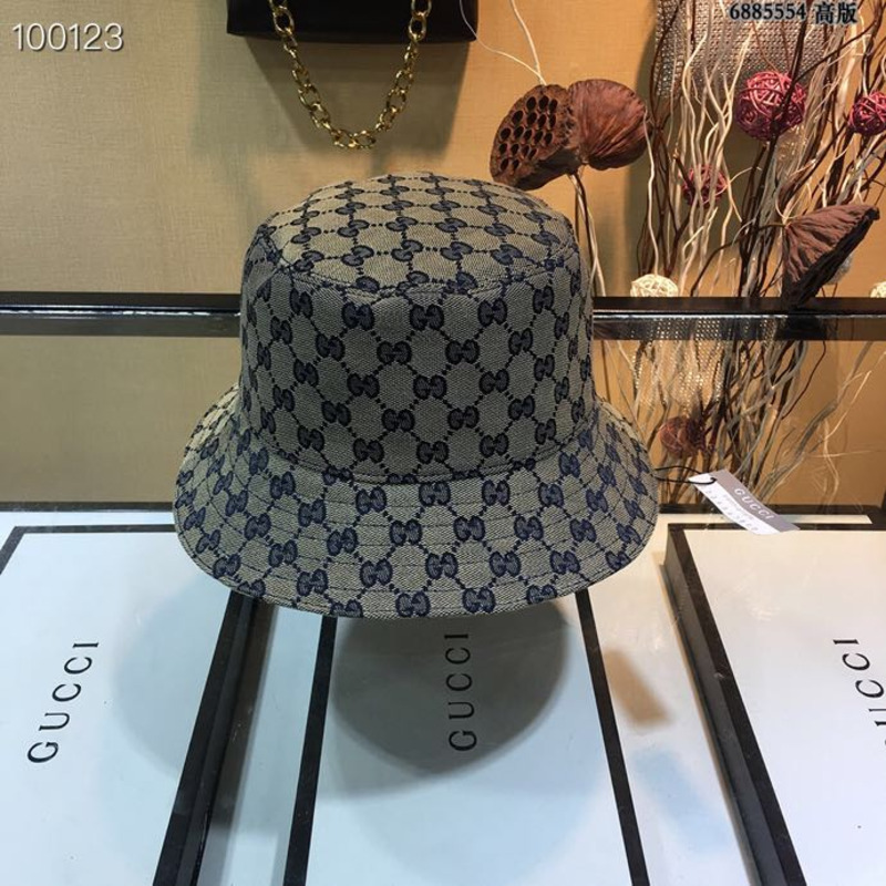 G*u*i lame bucket hat