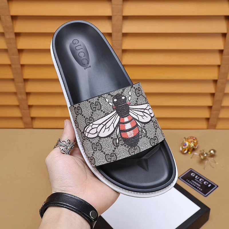 G*u*i bee printed slide sandal