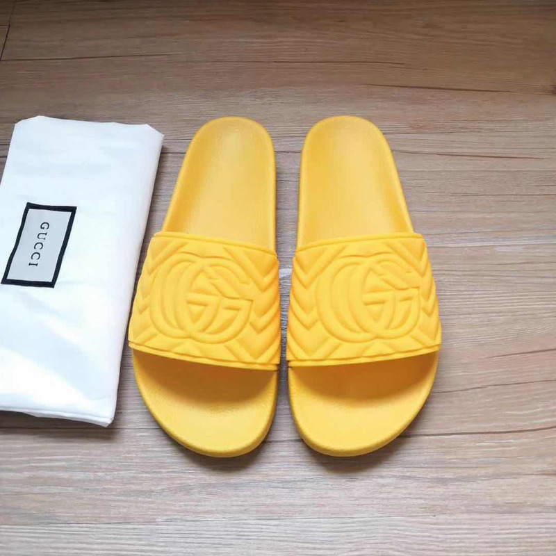 G*u*i matelasse rubber slide in yellow