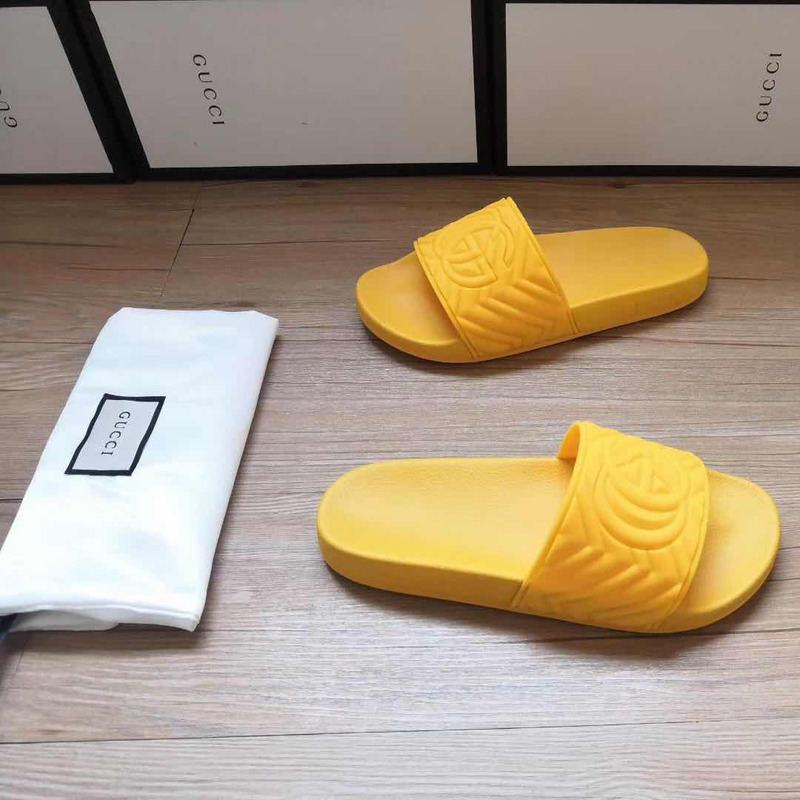 G*u*i matelasse rubber slide in yellow