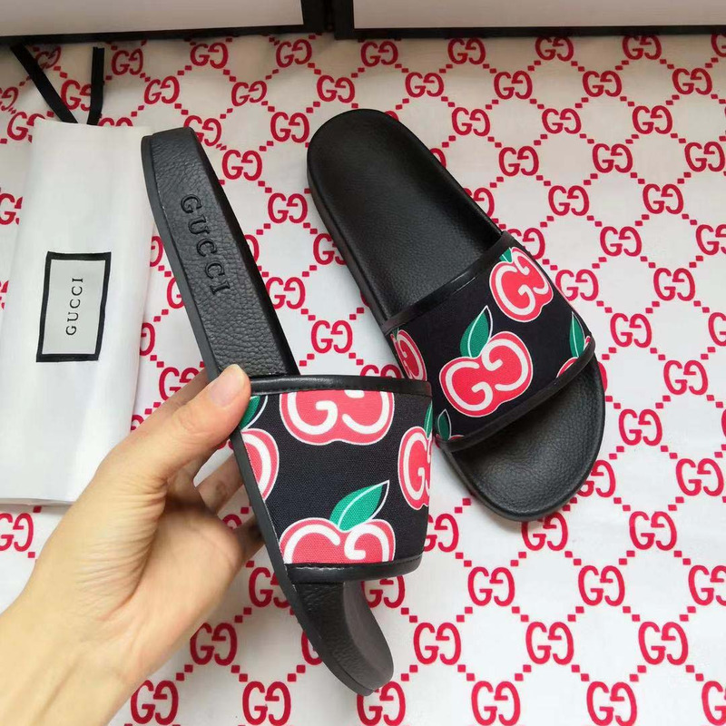 G*u*i  apple slide sandal