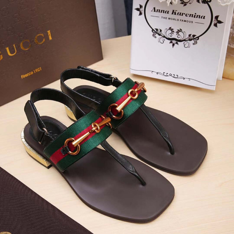 G*u*i web horsebit thong sandals