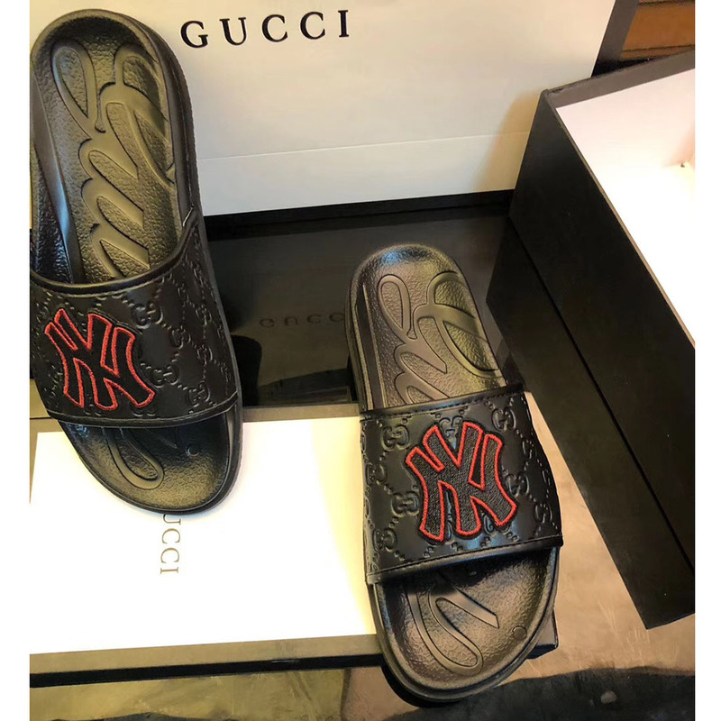 G*u*i black/red ny slide sandal